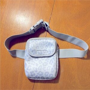 NWOT Mytagalongs Belt Bag / Crossbody